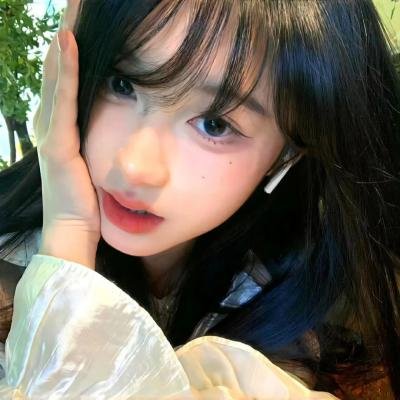她不知道那些鸟的名字